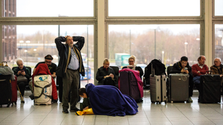 Here's What to Do If You're Stuck in Flight-Delay Hell